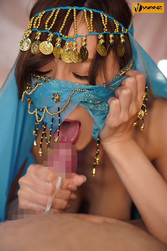 超厳しいツンツン女上司がセクキャバで働いていたのでこっそりフェベチオさせまくった JULIA - サンプル画像 - 5