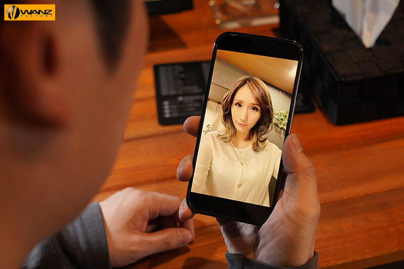 「エッチなおばさんでごめんなさい」 マッチングアプリで見つけたヤリモク人妻は昔から憧れていた親友の母親…我を忘れ中出し不倫密会に溺れたボクたち。 JULIA - サンプル画像 - 1