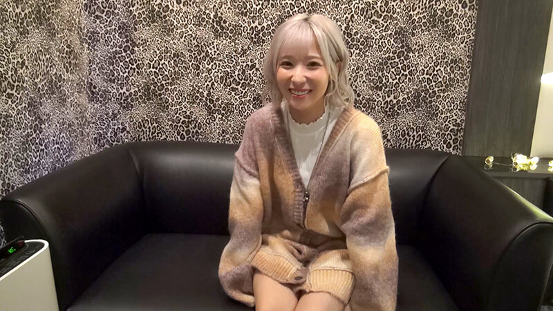 素人逆ナンGET！！AV女優と素人男性の欲望溢れるガチハメ撮り！ 川菜美鈴・一ノ瀬恋・栄川乃亜 - サンプル画像 - 11