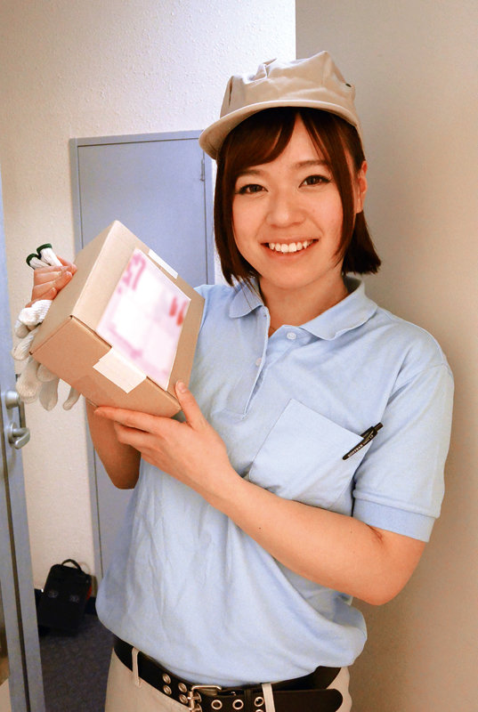 はたらく美人ナンパ！仕事中に口説き連れ込みSEX4時間 - サンプル画像 - 14