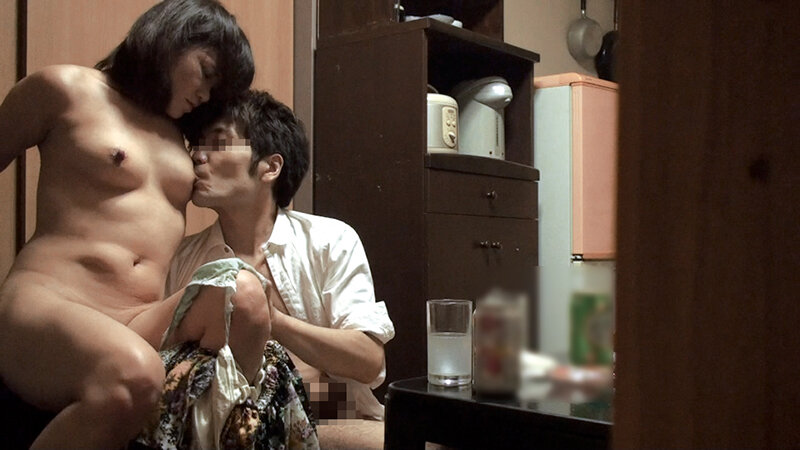 「死ぬまで、夫に言えない…」母が息子の知り合いに寝取られてしまった盗撮記録240分 - サンプル画像 - 8