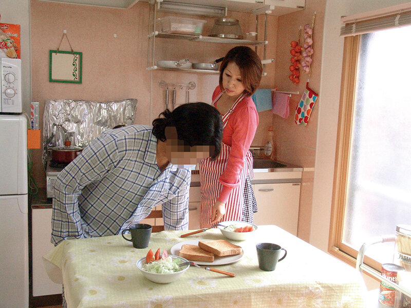 「どっちに挿入れたいの？」巨乳な義母と叔母にはさまれちゃう相姦性活4時間 - サンプル画像 - 6