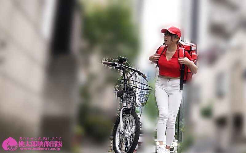巷でウワサの人妻出張感 玄関開けたら透けパン誘惑！むっちり美尻＆たわわ乳の無自覚挑発よわよわ乳首人妻 三田サクラ - サンプル画像 - 5