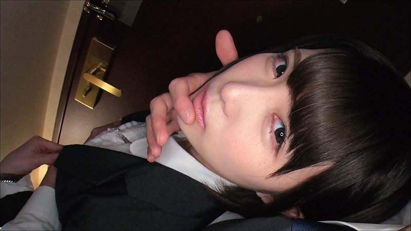 まさかの相部屋ホテルで…逆NTRされた僕。ドジで可愛い女子社員と冴えない上司（既婚者）のゾクゾクが止まらない社内不倫。総務部入社1年目 小悪魔可愛い ななみちゃん22歳 横宮七海 - サンプル画像 - 3