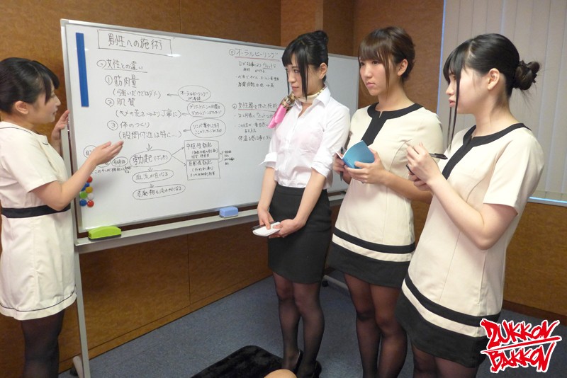 施術中エステティシャンまるごと全員に種くばり - サンプル画像 - 1
