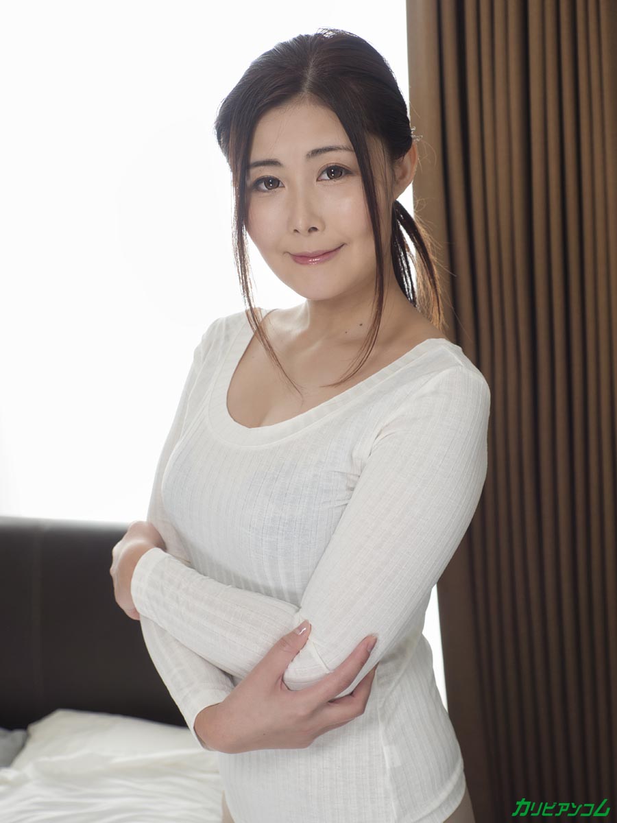 旦那の留守中に侵入してきた盗撮魔 〜簡単に旦那のことを忘れるベロ出し妻〜 - サンプル画像 - 5