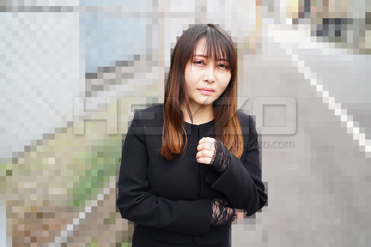 喪服でAV撮影にやってきた未亡人- 細田さなえ - サンプル画像 - 1